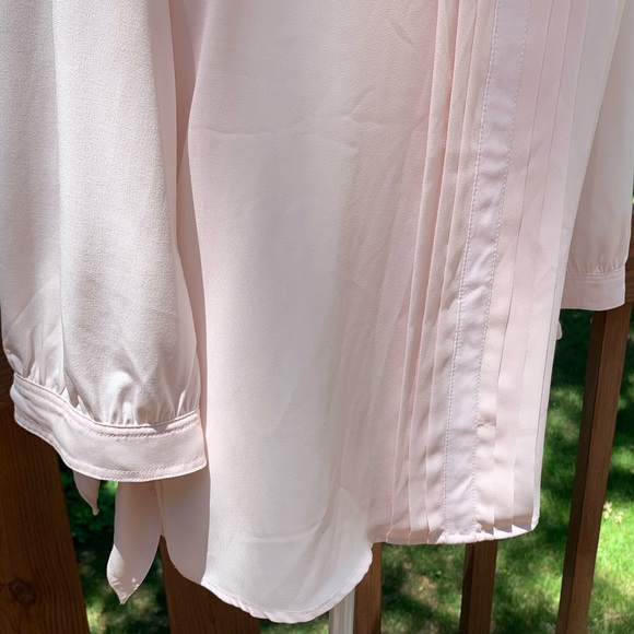 NWT Karl Legerfeld Semi shear Blouse. Size: S - Picture 8 of 14